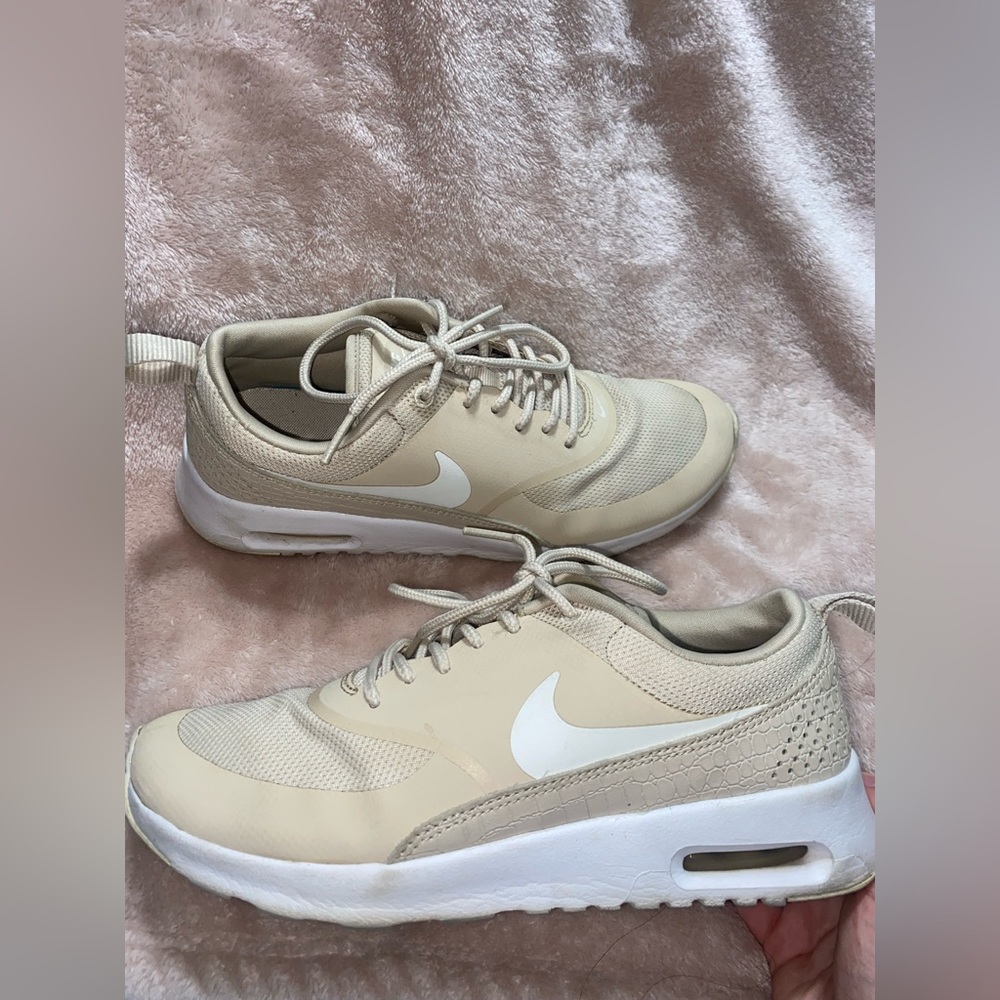 nike cream shoes